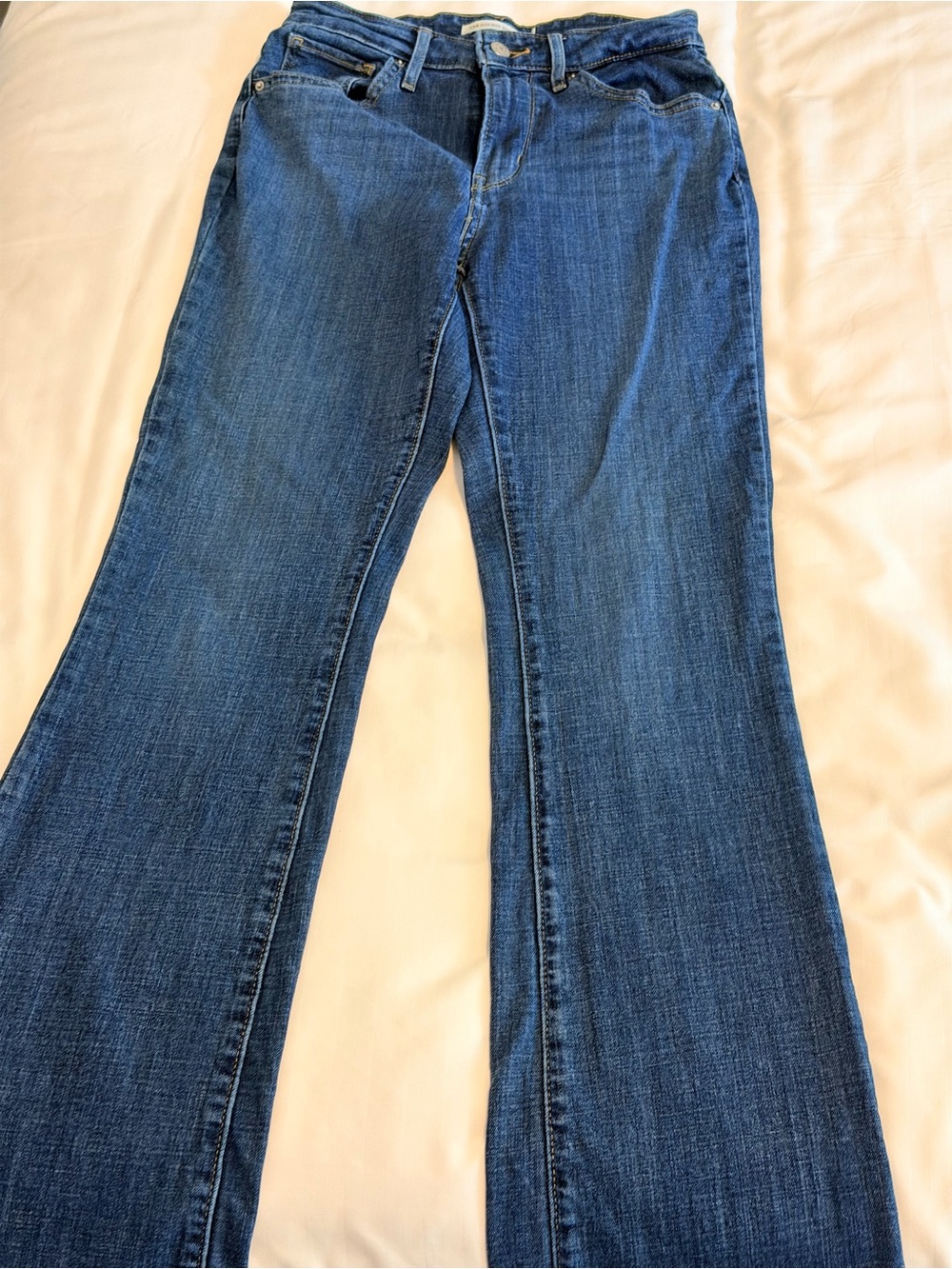 Levi’s 725 Bootcut Women’s Jeans